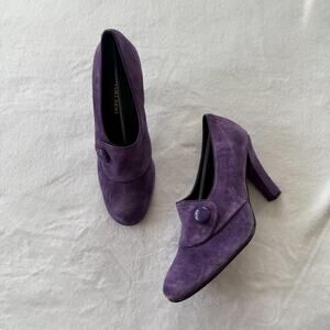 Newport News Heel Shoes Womens Size 7 Purple Suede Button Block Round Toe Pump